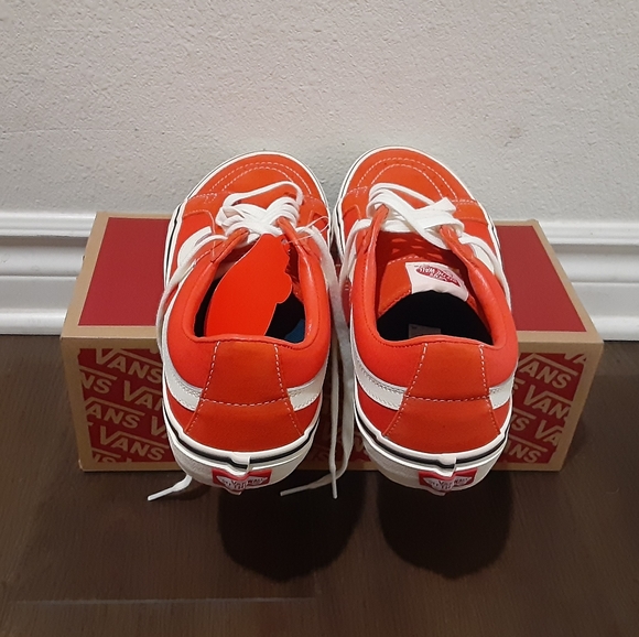 Vans - Picture 4 of 4